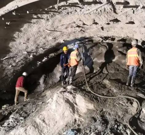 屯溪拱顶带模注浆料的施工流程及注意事项